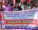 Mangaluru: Street Food vendors urge municipal body to stop raids on eateries